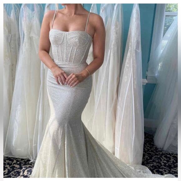 Abella by Allure Karina Size 16 Formal Wedding Reception Bridal Mermaid Gown - Picture 13 of 15